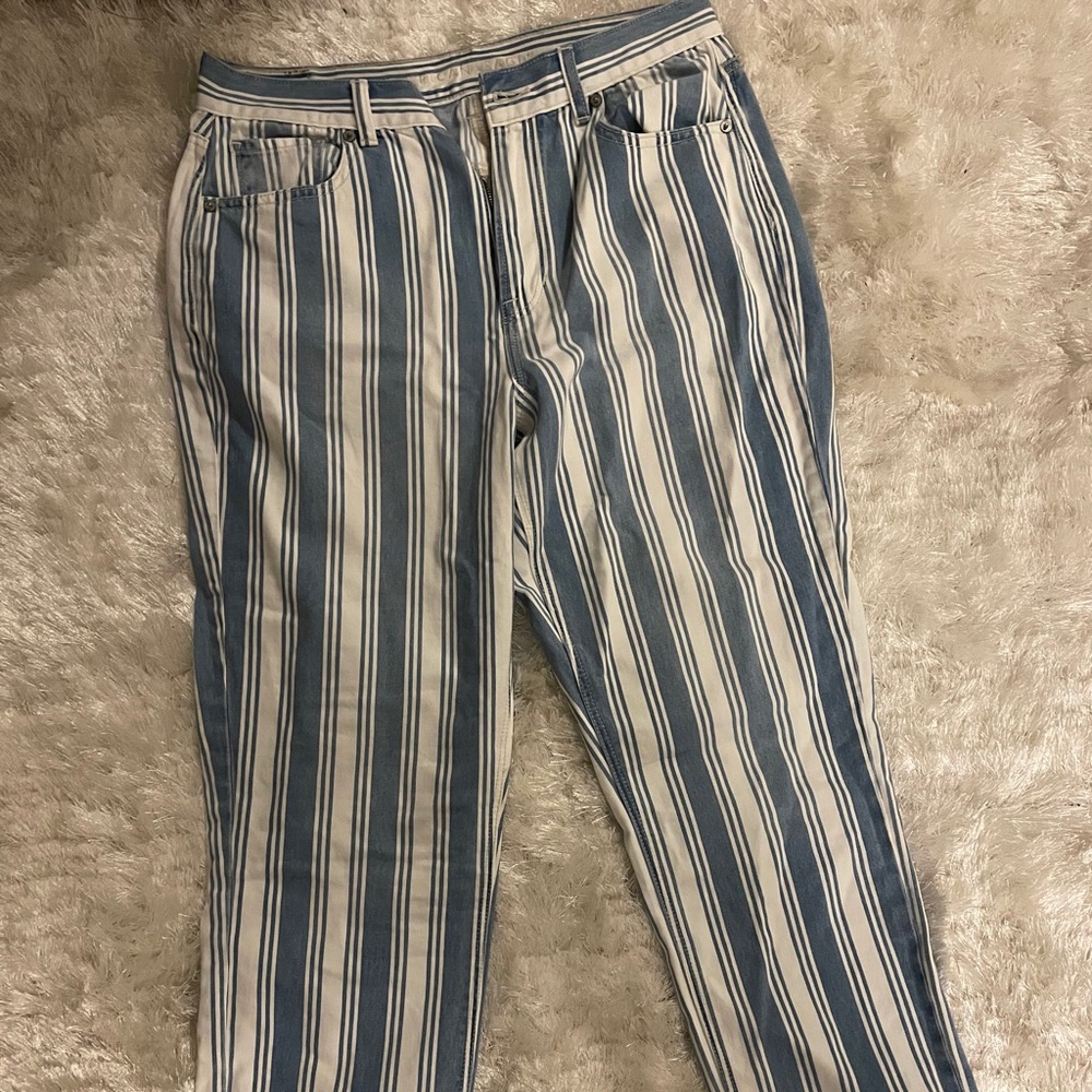 Striped American eagle jeans!